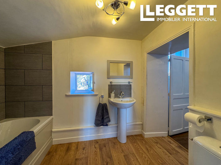 Image No.9-2 Bed House for sale