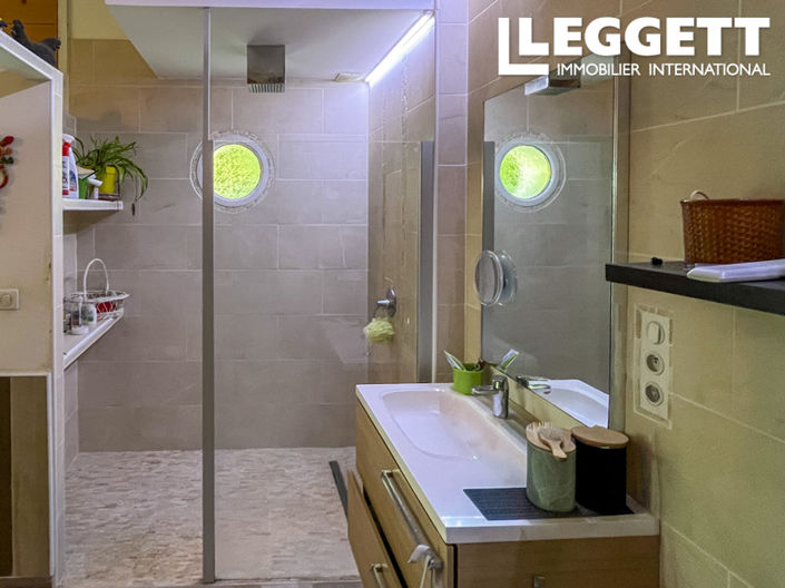 Image No.7-5 Bed House for sale