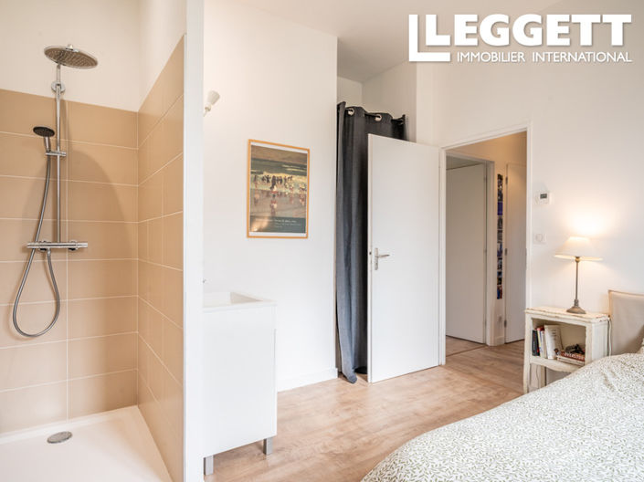 Image No.6-5 Bed House for sale