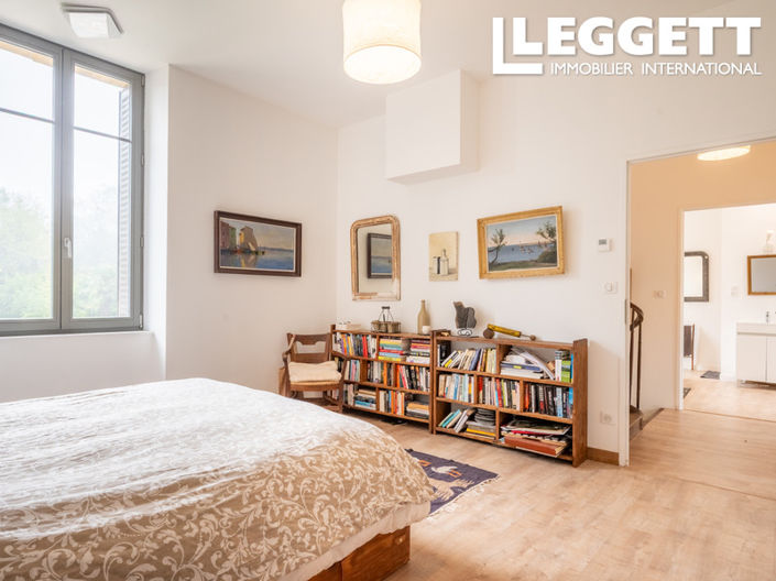 Image No.7-5 Bed House for sale