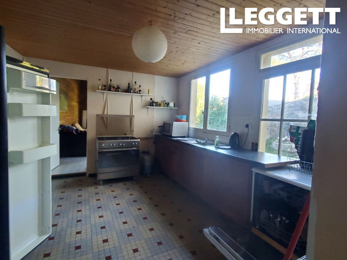 Image No.8-6 Bed House for sale