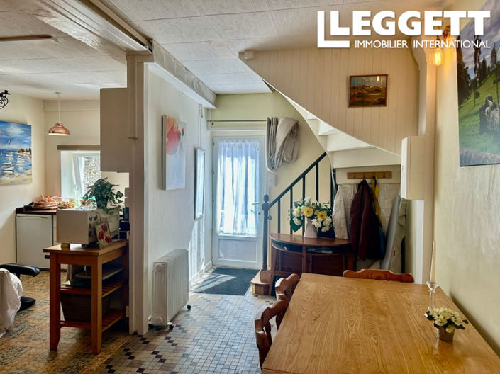 Image No.5-2 Bed House for sale