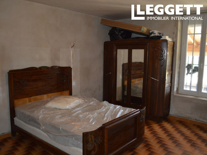 Image No.9-2 Bed House for sale