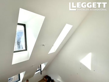 ahr0chm6ly9jzg4uagvzdglhlmltbw8vaw1hz2uvvevom