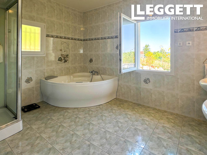 Image No.9-4 Bed House for sale