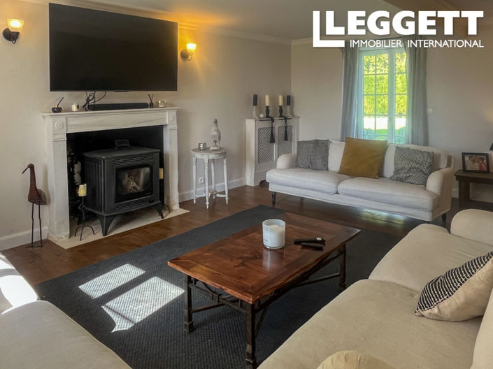 Image No.2-4 Bed House for sale