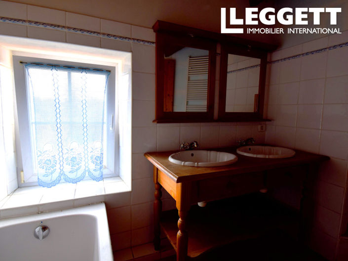 Image No.7-6 Bed House for sale