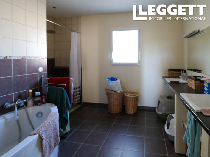 Image No.9-4 Bed House for sale