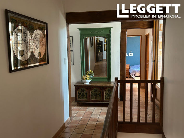 Image No.8-4 Bed House for sale