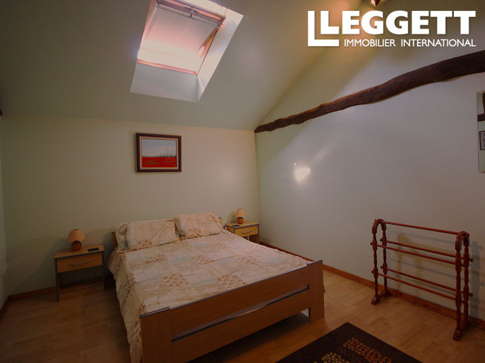 Image No.10-5 Bed House for sale