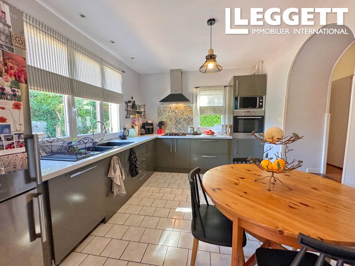 Image No.3-3 Bed House for sale