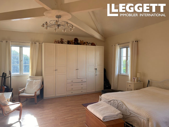 Image No.5-6 Bed House for sale