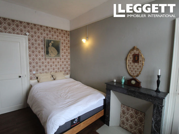 Image No.8-5 Bed House for sale