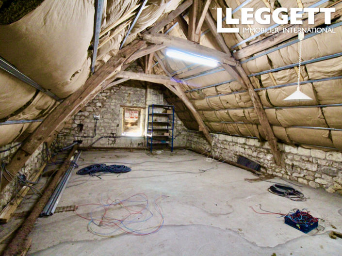 Image No.10-3 Bed House for sale