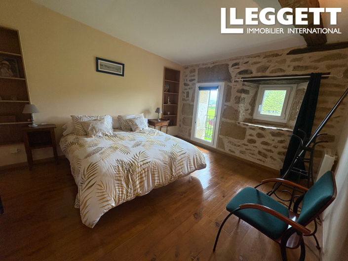 Image No.7-5 Bed House for sale