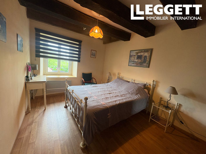 Image No.8-5 Bed House for sale