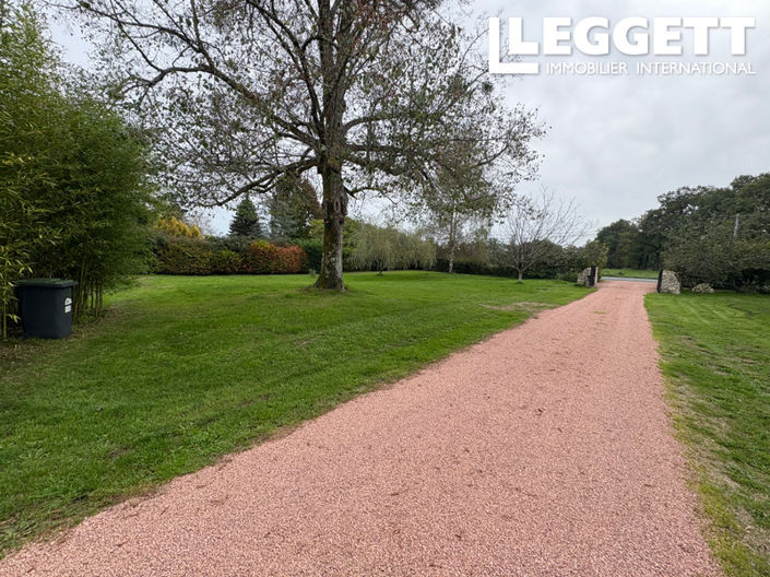 Image No.9-5 Bed House for sale