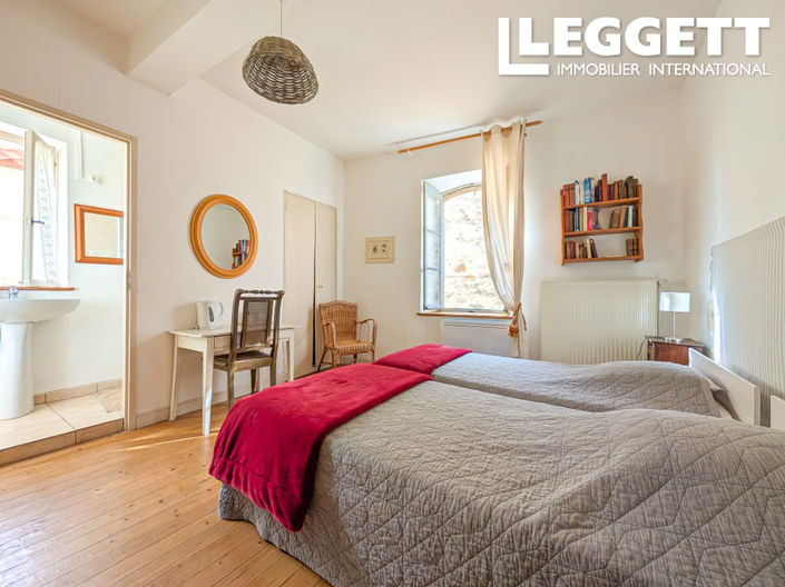 Image No.5-7 Bed House for sale