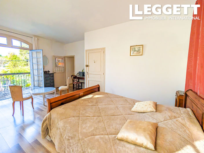 Image No.7-7 Bed House for sale