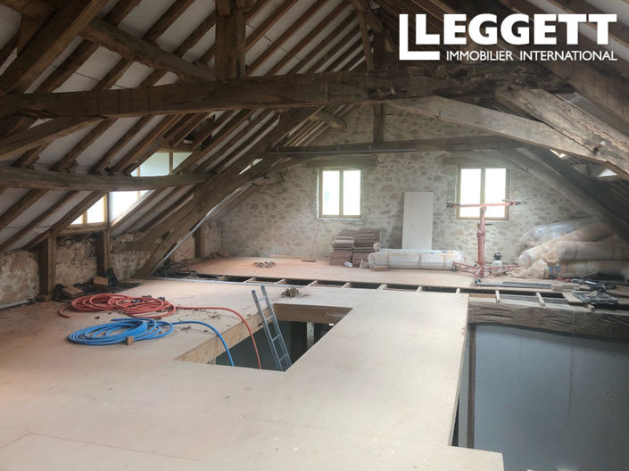 Image No.10-Bar for sale