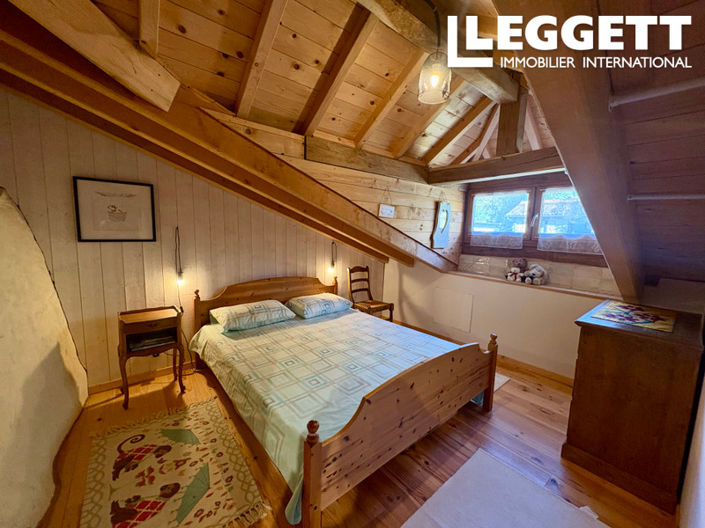 Image No.6-4 Bed House for sale