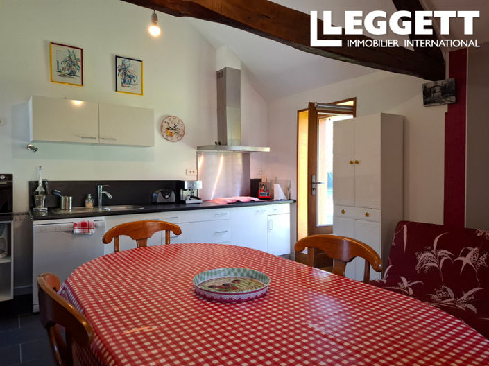 Image No.10-6 Bed House for sale