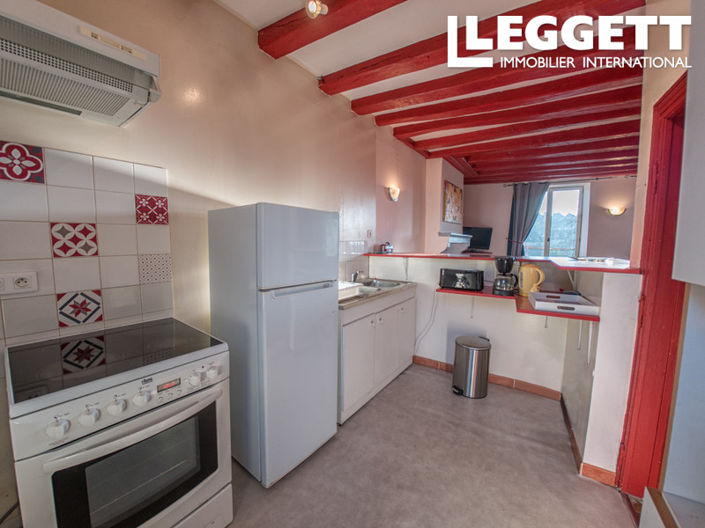 Image No.8-2 Bed House for sale