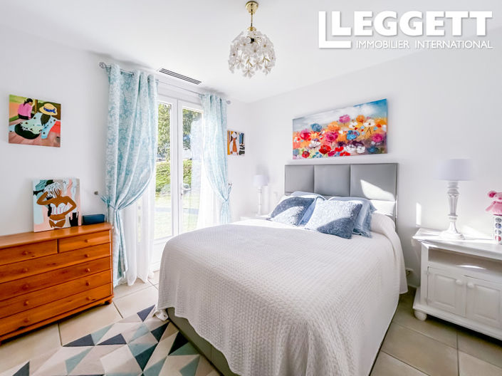 Image No.10-4 Bed House for sale