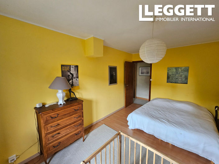 Image No.8-4 Bed House for sale