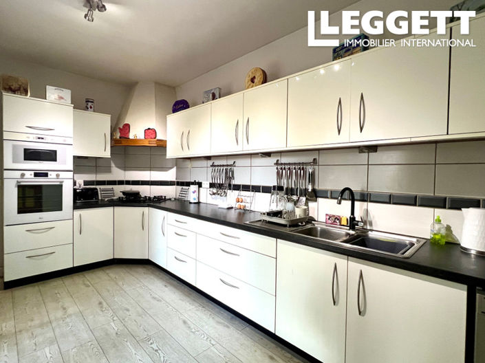 Image No.7-3 Bed House for sale