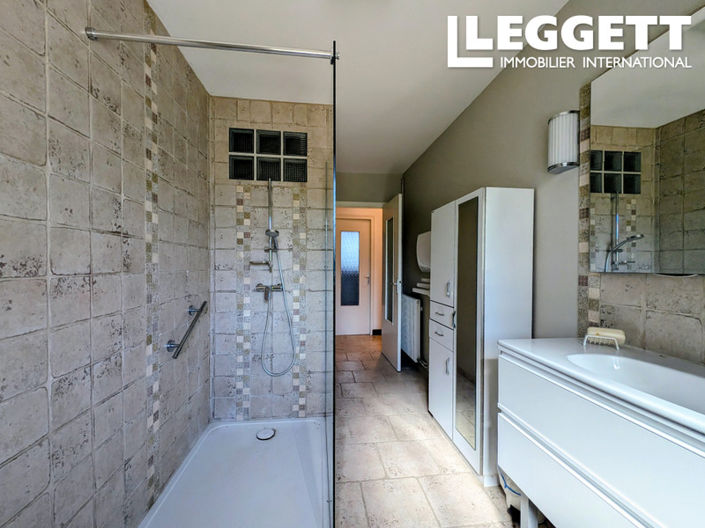 Image No.5-5 Bed House for sale