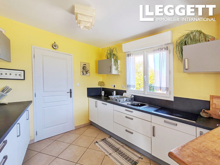 Image No.3-3 Bed House for sale