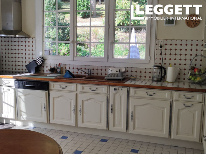 Image No.9-5 Bed House for sale