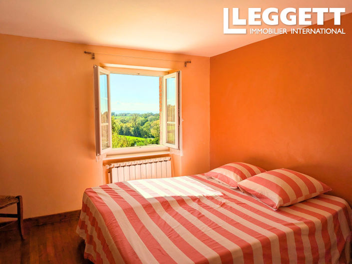 Image No.4-7 Bed House for sale