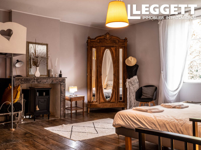 Image No.8-4 Bed House for sale