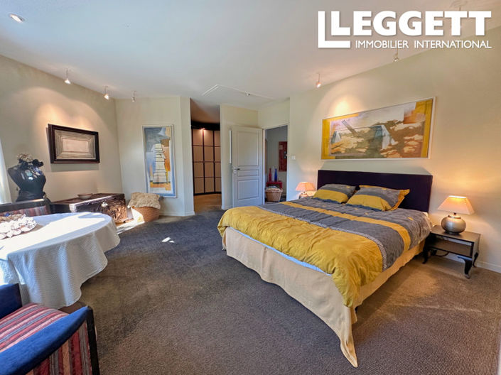 Image No.8-4 Bed House for sale