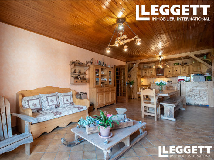 Image No.8-4 Bed House for sale