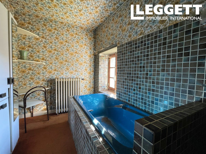 Image No.8-5 Bed House for sale