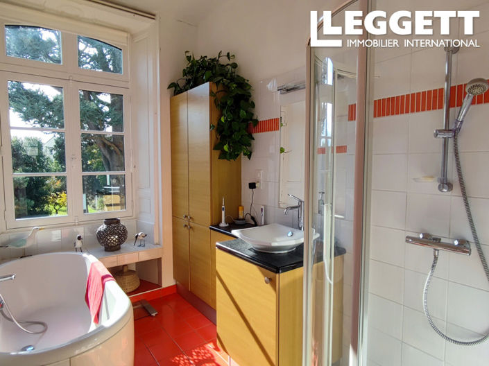 Image No.9-6 Bed House for sale