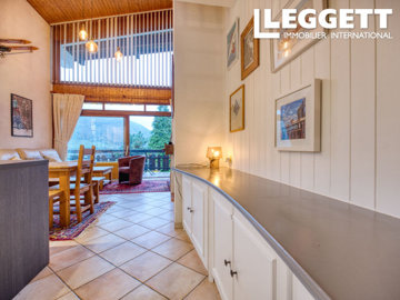 ahr0chm6ly9jzg4uagvzdglhlmltbw8vaw1hz2uvvevom