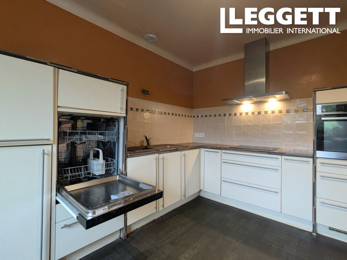 Image No.6-4 Bed House for sale