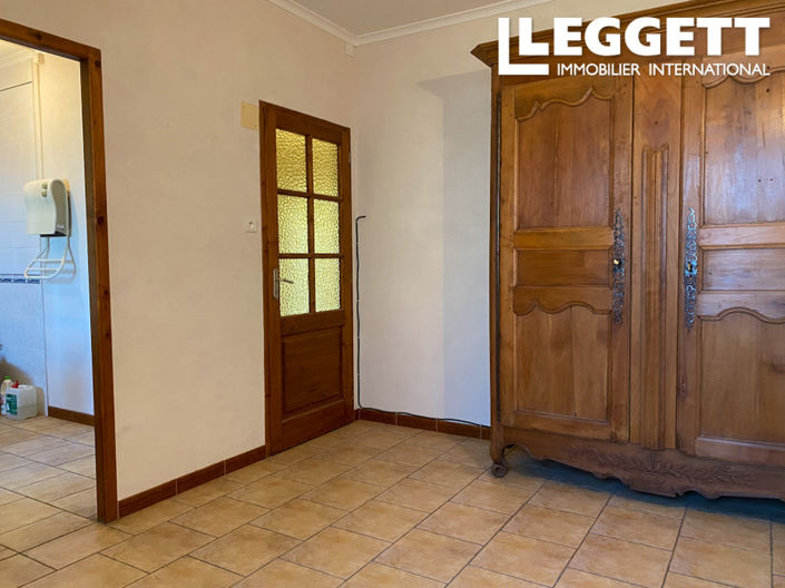 Image No.8-1 Bed House for sale