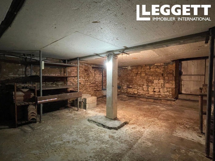 Image No.10-3 Bed House for sale