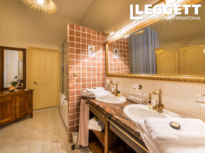 Image No.8-32 Bed Chateaux for sale