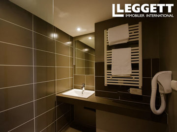 ahr0chm6ly9jzg4uagvzdglhlmltbw8vaw1hz2uvvevom