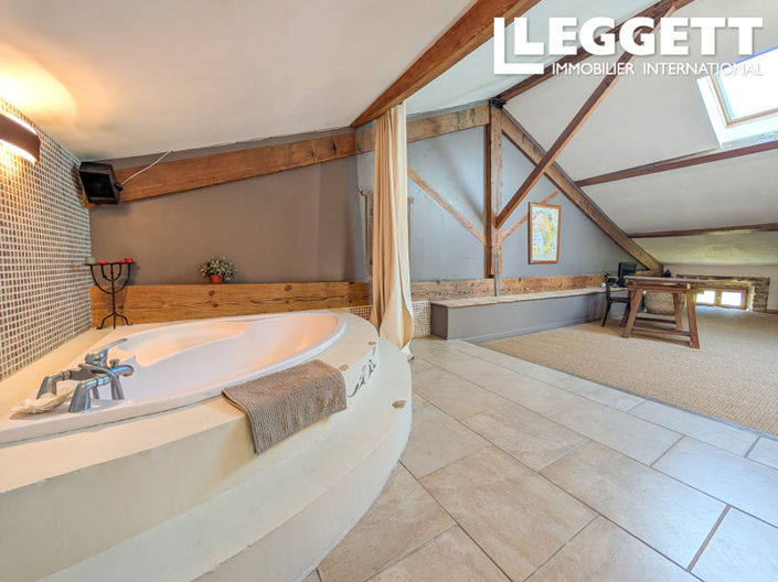 Image No.6-4 Bed House for sale