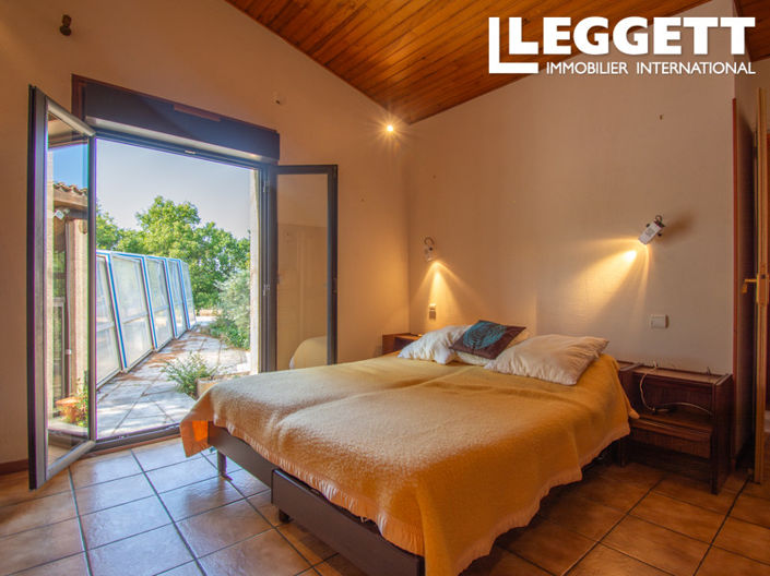 Image No.9-4 Bed House for sale