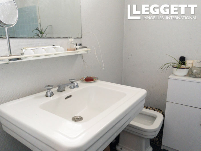 Image No.8-4 Bed House for sale