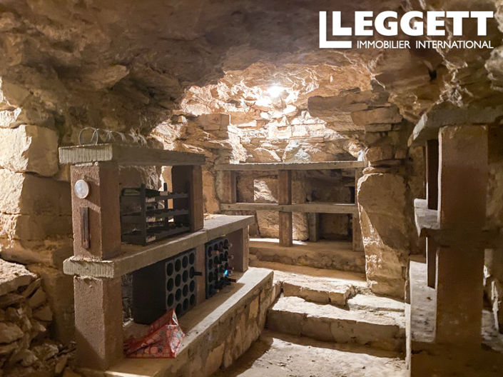 Image No.9-5 Bed House for sale