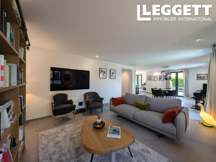 Image No.3-3 Bed House for sale